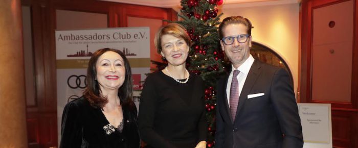 Ambassadors Club sammelt Geschenke für Kinder mit Elke Büdenbender